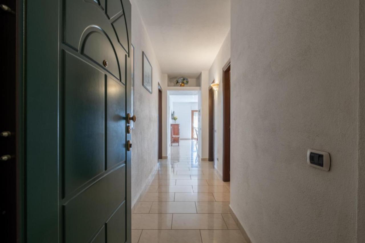Dimoras Ampio Appartamento Centrocitta Olbia Bagian luar foto
