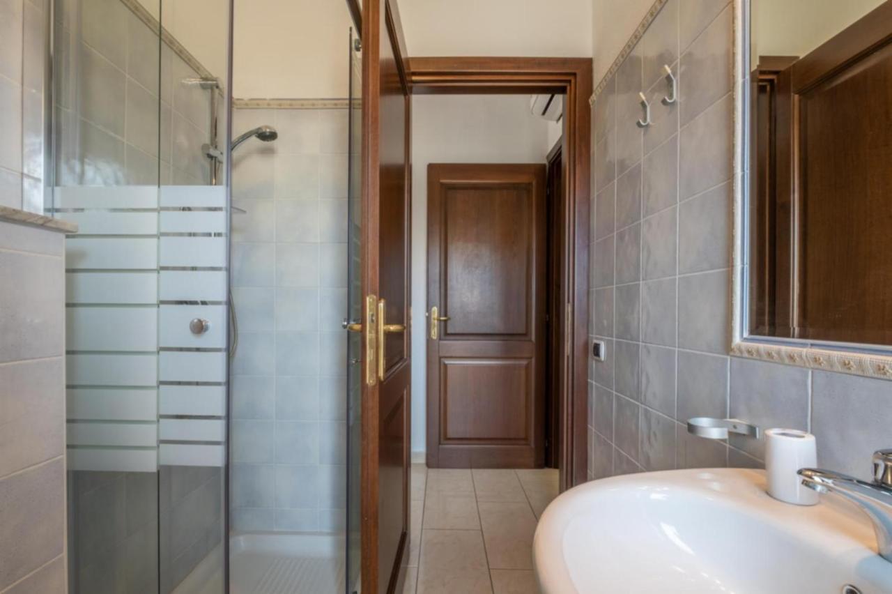 Dimoras Ampio Appartamento Centrocitta Olbia Bagian luar foto